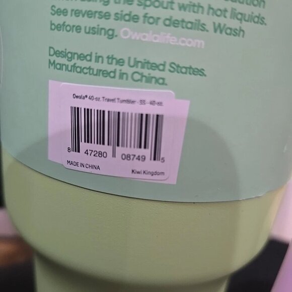 Owala 40 oz Kiwi Kingdom Tumbler – Leak Proof – New - Picture 2 of 3